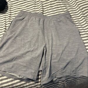 Like new Men’s LuLulemon shorts